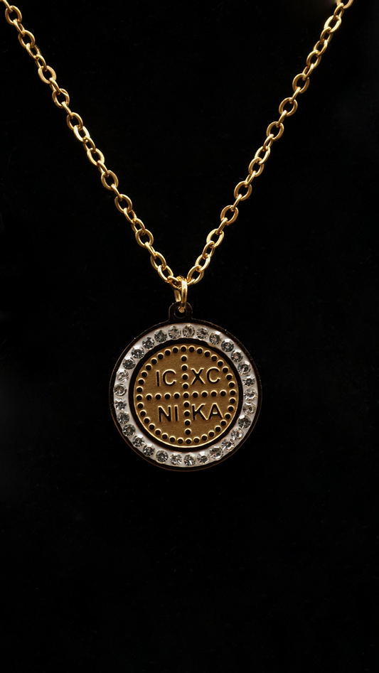 IC XC NI KA Kette mit Steinen / gold